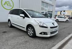 Peugeot 5008 7 places Phase 2 Boîte auto1.6 HDi 115 cv * Attelage * Régulateur * Entretien OK