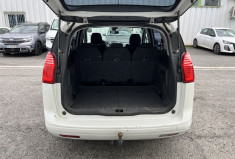 Peugeot 5008 7 places Phase 2 Boîte auto 1.6 HDi 115 cv * Attelage * Régulateur * Entretien OK
