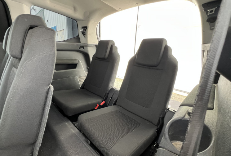 Peugeot 5008 7 places Phase 2 Boîte auto1.6 HDi 115 cv * Attelage * Régulateur * Entretien OK