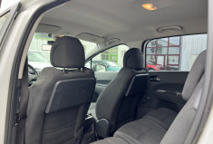 Peugeot 5008 7 places Phase 2 Boîte auto1.6 HDi 115 cv * Attelage * Régulateur * Entretien OK