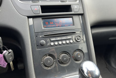 Peugeot 5008 7 places Phase 2 Boîte auto 1.6 HDi 115 cv * Attelage * Régulateur * Entretien OK