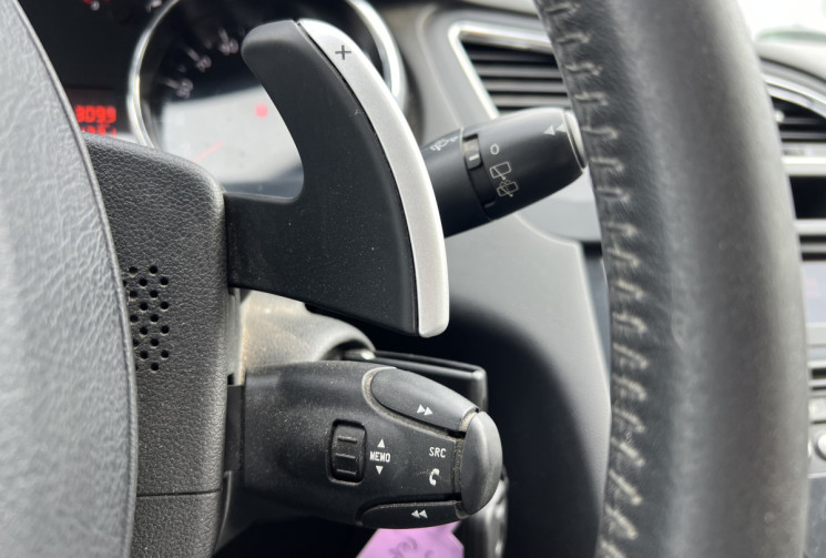 Peugeot 5008 7 places Phase 2 Boîte auto 1.6 HDi 115 cv * Attelage * Régulateur * Entretien OK