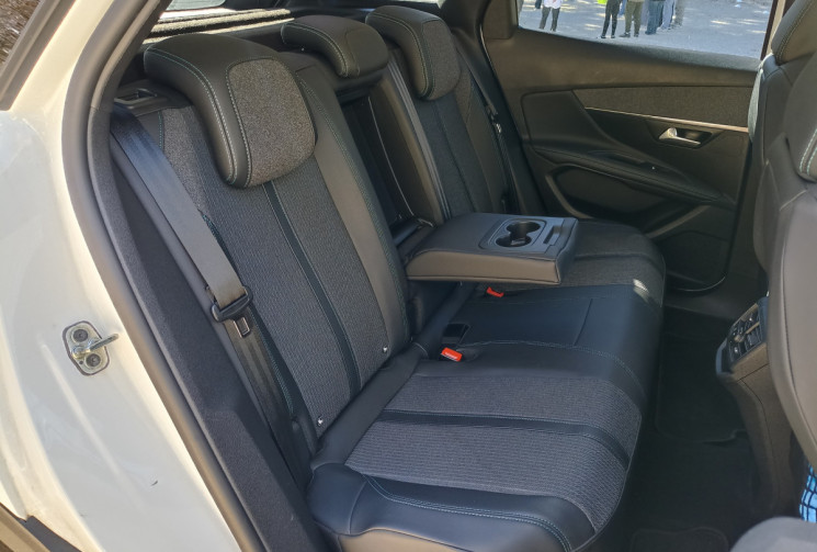 Peugeot 3008 Peugeot 3008 (2) 1.6 HYBRID 225 E-EAT8 - ALLURE - Camera -  Carplay - E-Cockpit