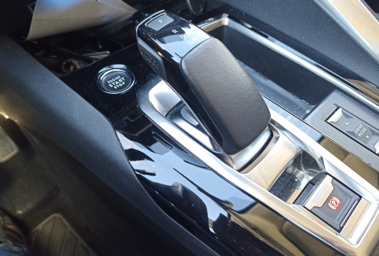 Peugeot 3008 Peugeot 3008 (2) 1.6 HYBRID 225 E-EAT8 - ALLURE - Camera -  Carplay - E-Cockpit