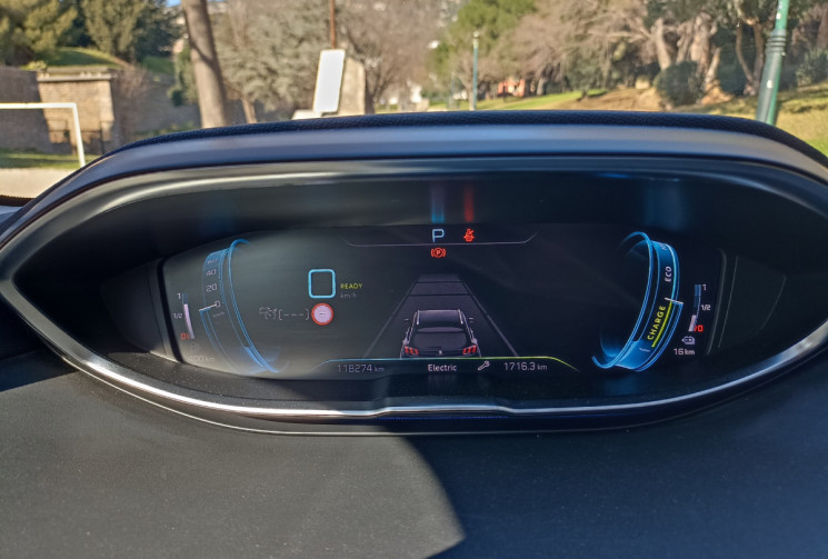 Peugeot 3008 Peugeot 3008 (2) 1.6 HYBRID 225 E-EAT8 - ALLURE - Camera -  