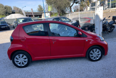 Toyota Aygo (2) 1.0 VVT-I 68 Ch DYNAMIC 5P * 1ER MAIN * FAIBLE KILOMETRAGE *