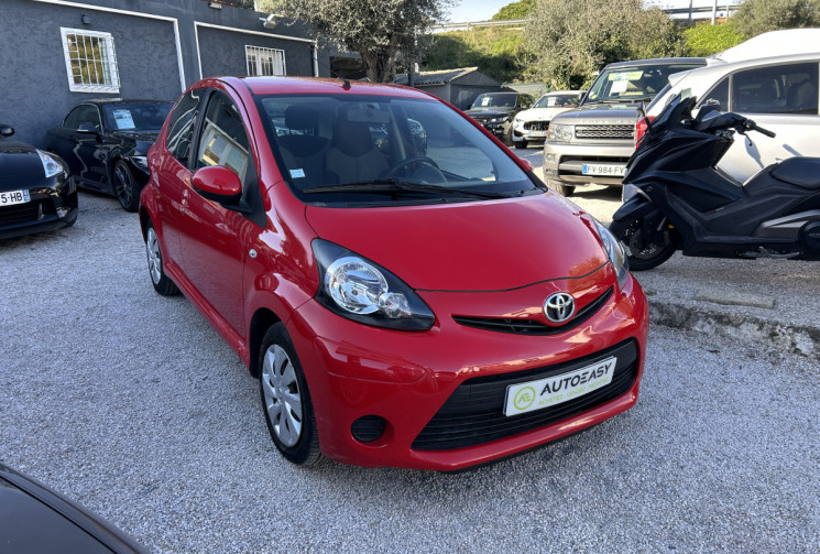 Toyota Aygo (2) 1.0 VVT-I 68 Ch DYNAMIC 5P * 1ER MAIN * FAIBLE KILOMETRAGE *
