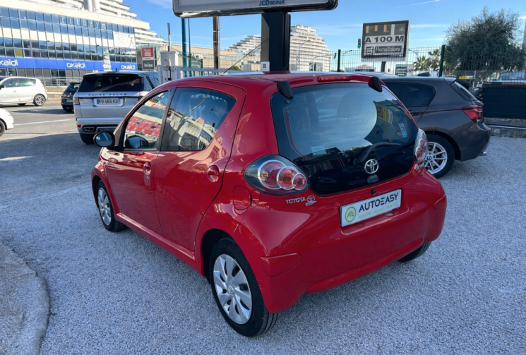 Toyota Aygo (2) 1.0 VVT-I 68 Ch DYNAMIC 5P * 1ER MAIN * FAIBLE KILOMETRAGE *