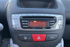 Toyota Aygo (2) 1.0 VVT-I 68 Ch DYNAMIC 5P * 1ER MAIN * FAIBLE KILOMETRAGE *