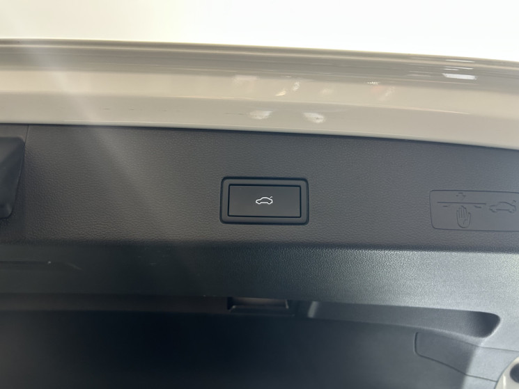 Volkswagen Golf SW VIII 1.5 eTSI Evo2 150ch R-Line DSG7 / TVA RECUPERABLE