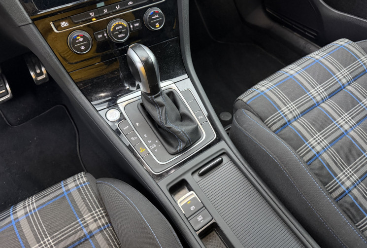 Volkswagen Golf VII 1.4 TSI 204ch HYBRIDE RECHARGEABLE GTE DSG6