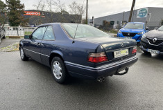 Mercedes CLASSE E W124 Coupé 320 3.2 i 220 CV Carnet entretien d'origine + factures