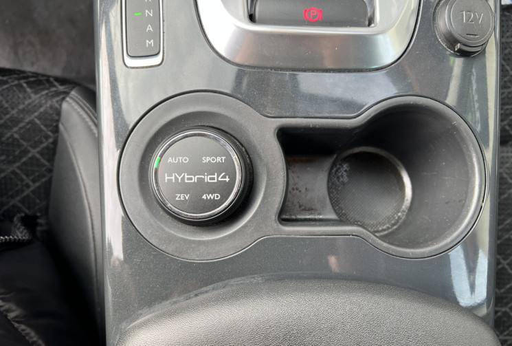 Peugeot 3008 Phase 2 2.0 HDi 16V 200 Hybrid4 S&S 163 cv Boîte auto