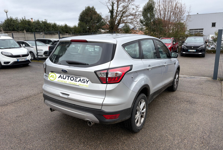 Ford Kuga 1.5 TDCI / 120 CH / TITANIUM 