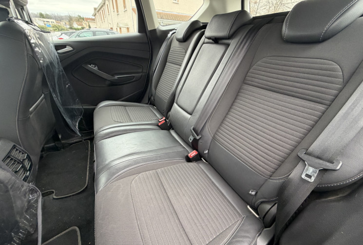 Ford Kuga 1.5 TDCI / 120 CH / TITANIUM 