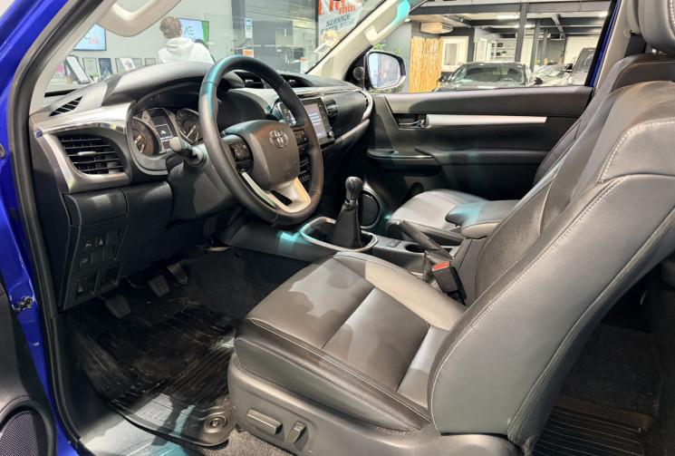 Toyota HILUX RC 2.8 204 D 4D LOUNGE 4X4