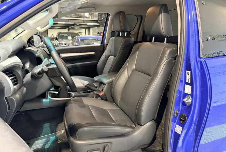 Toyota HILUX RC 2.8 204 D 4D LOUNGE 4X4