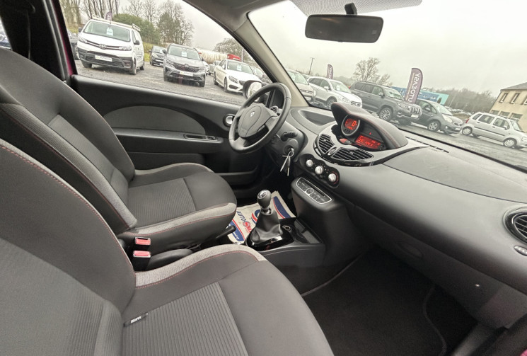 Renault Twingo 2 PHASE 2 1.2 16V 75CH DYNAMIQUE 120000 KMS