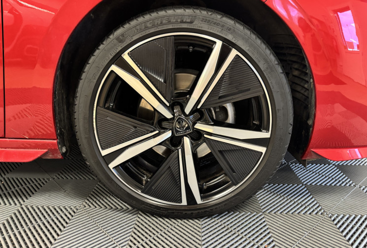 Peugeot 308 1.2 PURETECH EAT8 130 GT / SUIVI COMPLET PEUGEOT 