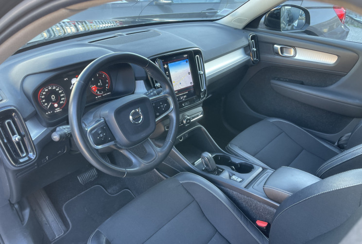 Volvo XC40 D3 150 Ch MOMENTUM GEARTRONIC 8 * CARPLAY * GPS * CAMERA DE RECUL