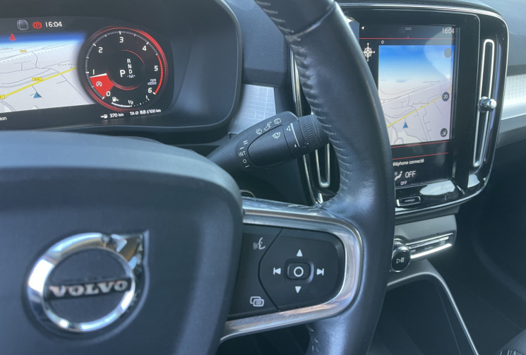 Volvo XC40 D3 150 Ch MOMENTUM GEARTRONIC 8 * CARPLAY * GPS * CAMERA DE RECUL