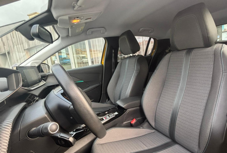 Peugeot 208 II 136 STYLE / CAMERA RECUL / CHARGE RAPIDE / GARANTIE 12 MOIS