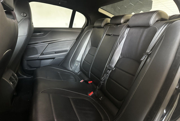 Jaguar XE 2.0D 180ch R-Sport BVA8