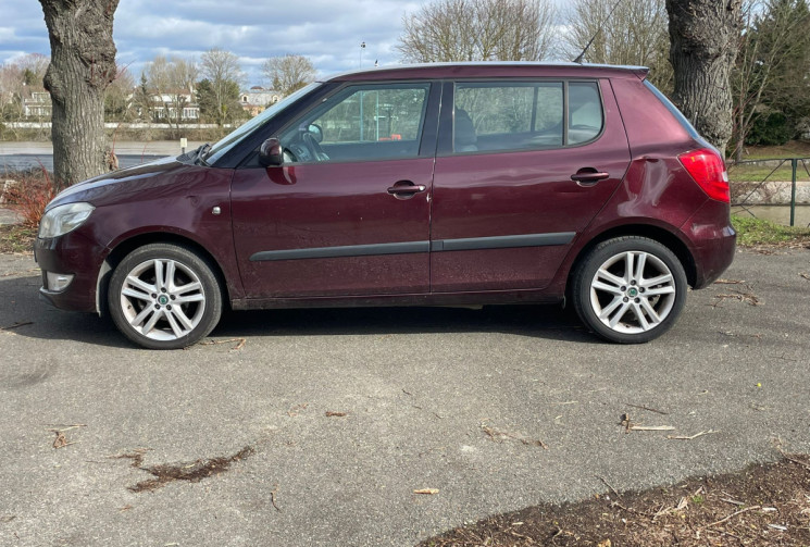 Skoda Fabia  II Phase 2 1.6 TDi FAP 16V 75 CV / IDEAL JEUNE PERMIS