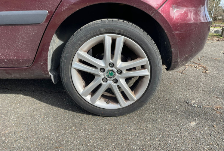 Skoda Fabia  II Phase 2 1.6 TDi FAP 16V 75 CV / IDEAL JEUNE PERMIS