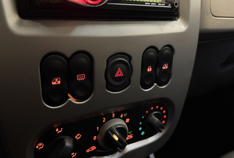 Dacia Sandero 1,4 MPI 75 GPL - EXCELLENT ETAT - DISTRI OK