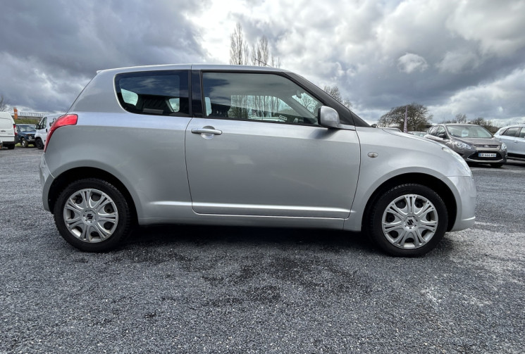 Suzuki Swift 1.3 CONFORT 123000 KMS 