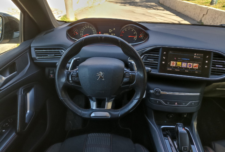 Peugeot 308 130 CH EAT8 - GT LINE - Camera - Carplay - Distrib à jour - Entretien complet fait