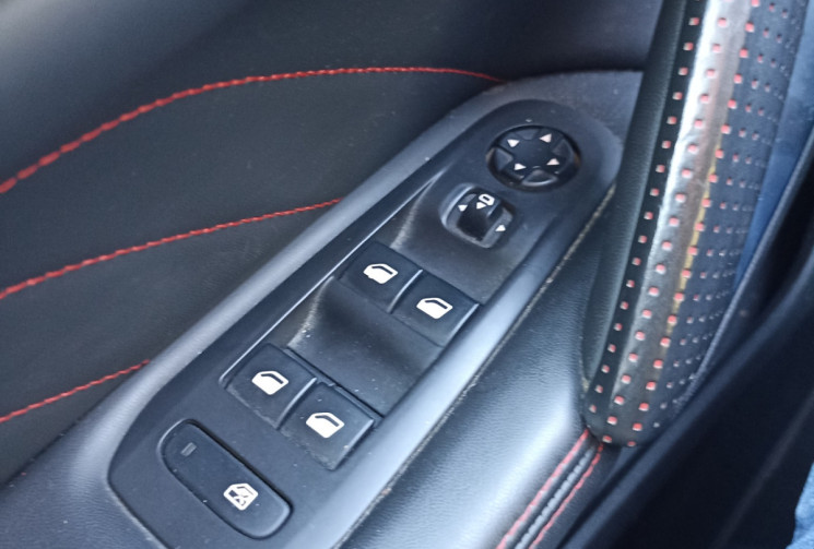 Peugeot 308 130 CH EAT8 - GT LINE - Camera - Carplay - Distrib à jour - Entretien complet fait