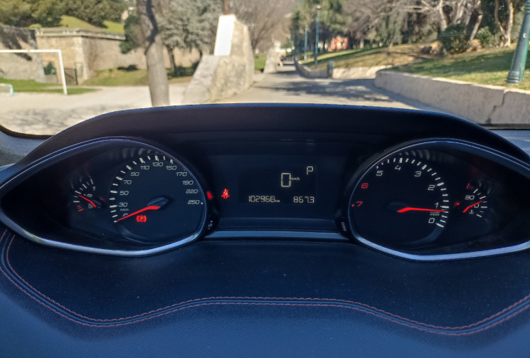 Peugeot 308 130 CH EAT8 - GT LINE - Camera - Carplay - Distrib à jour - Entretien complet fait