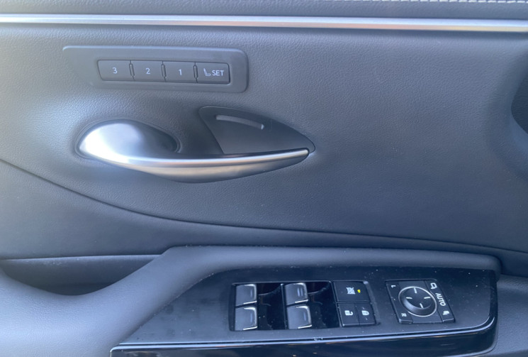 Lexus ES TVA RECUPERABLE VII Phase 2 300h 2.5 VVT-i 218CH Hybrid E-CVT 178CH LUXE