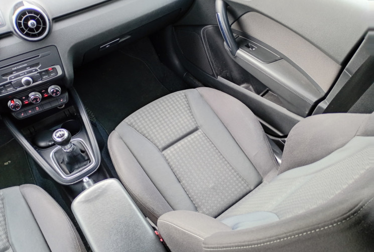 Audi A1 SPORTBACK  1.6 TDI 90 ch Ambition / Distribution OK