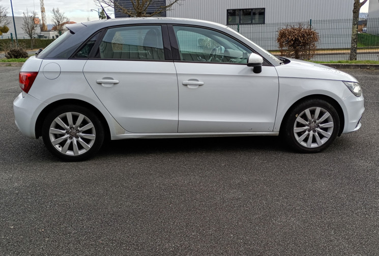 Audi A1 SPORTBACK  1.6 TDI 90 ch Ambition / Distribution OK