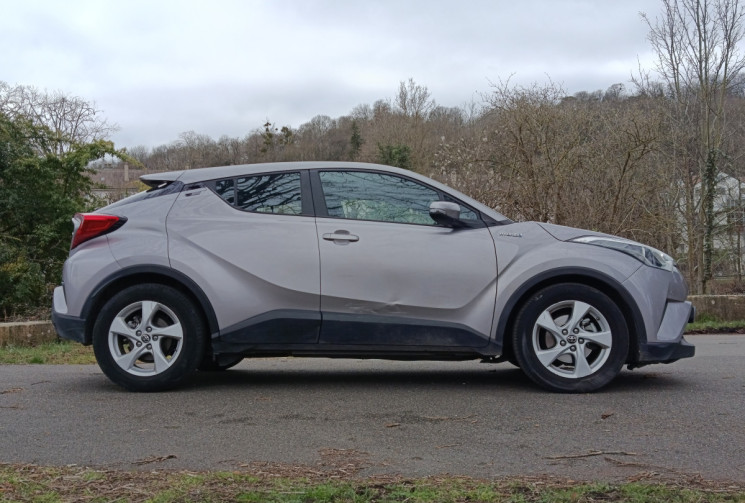 Toyota C-HR I 1.8 VVT-i HSD Hybrid 2WD 122