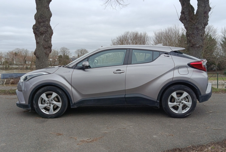 Toyota C-HR I 1.8 VVT-i HSD Hybrid 2WD 122