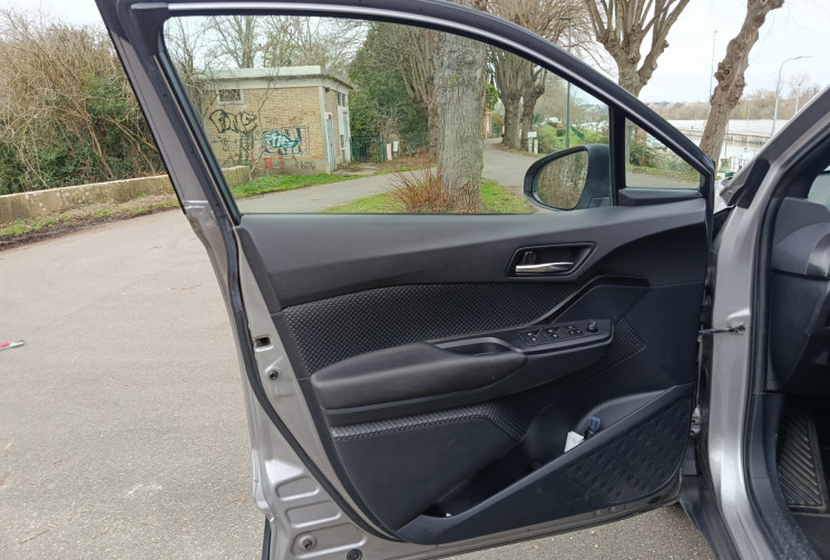 Toyota C-HR I 1.8 VVT-i HSD Hybrid 2WD 122