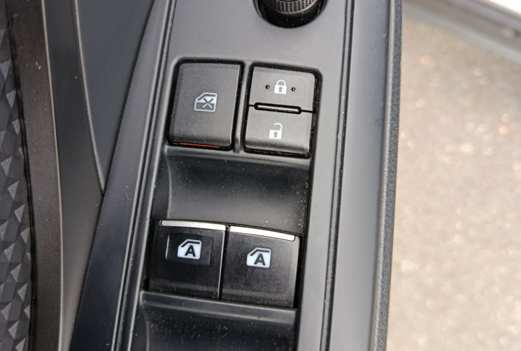 Toyota C-HR I 1.8 VVT-i HSD Hybrid 2WD 122