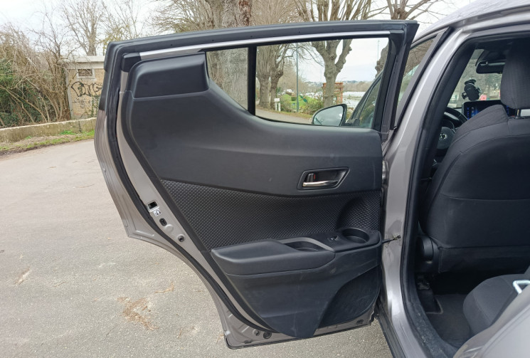 Toyota C-HR I 1.8 VVT-i HSD Hybrid 2WD 122