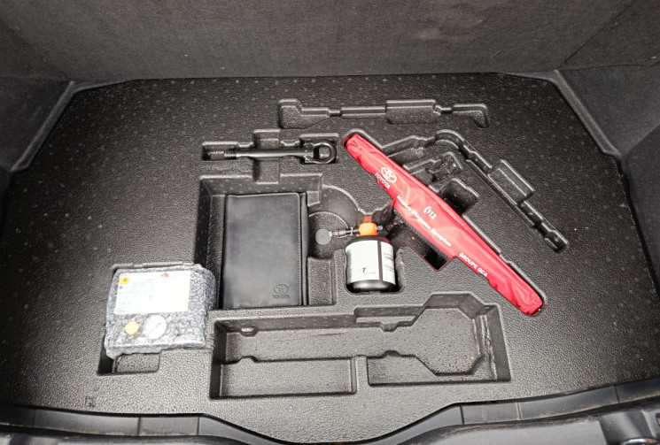 Toyota C-HR I 1.8 VVT-i HSD Hybrid 2WD 122