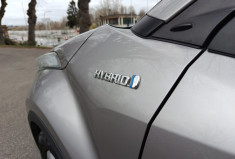 Toyota C-HR I 1.8 VVT-i HSD Hybrid 2WD 122