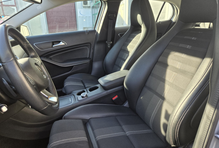 Mercedes GLA 180 122ch Sensation 7G-DC *CARPLAY*HAYON ELECTRIQUE*CAMERA*CLIM AUTO* TBE CARROSSERIE* 