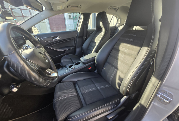 Mercedes GLA 180 122ch Sensation 7G-DC *CARPLAY*HAYON ELECTRIQUE*CAMERA*CLIM AUTO* TBE CARROSSERIE* 