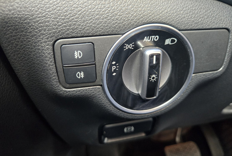 Mercedes GLA 180 122ch Sensation 7G-DC *CARPLAY*HAYON ELECTRIQUE*CAMERA*CLIM AUTO* TBE CARROSSERIE* 