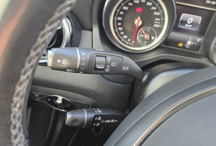 Mercedes GLA 180 122ch Sensation 7G-DC *CARPLAY*HAYON ELECTRIQUE*CAMERA*CLIM AUTO* TBE CARROSSERIE* 