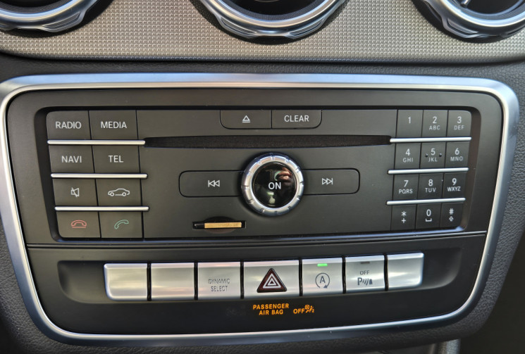 Mercedes GLA 180 122ch Sensation 7G-DC *CARPLAY*HAYON ELECTRIQUE*CAMERA*CLIM AUTO* TBE CARROSSERIE* 