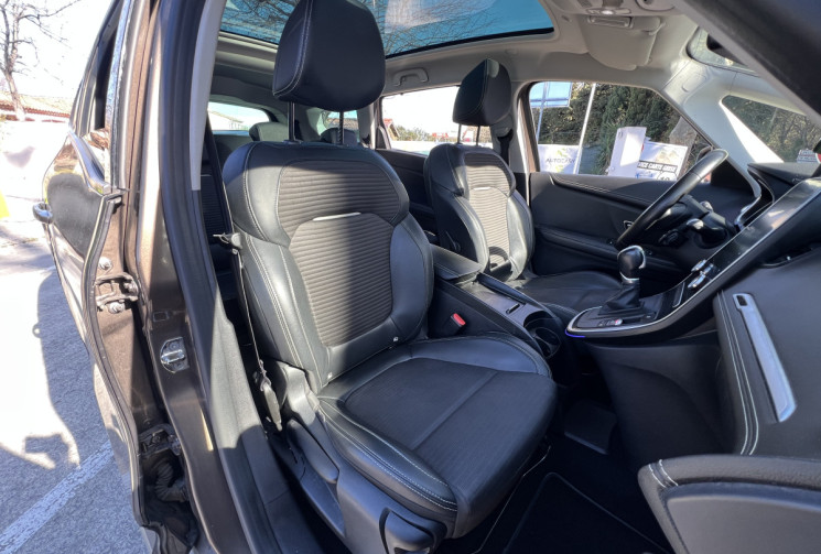 Renault GRAND SCENIC 1.6 dCi 160 EDC Intens 7 Places / Toit Panoramique / Bose / Caméra 